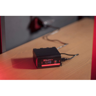Quadralite NP-F970 7.2V 7800mAh 56.2Wh battery USB charger