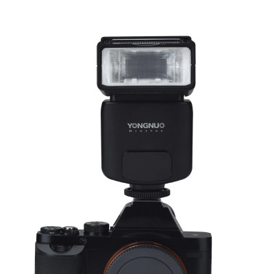 YONGNUO  YN320EX  TTL blesk pro fotoaparát Sony