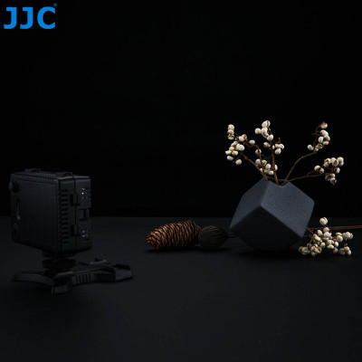 JJC LED-48DII , LED svetlo pre kameru 5600K, 5W
