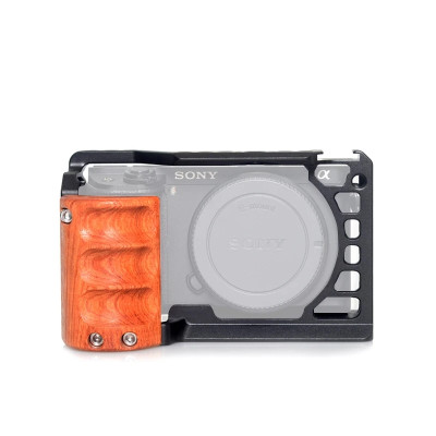 Klec s dřevěnou rukojetí pro fotoaparát Sony A6000 / A6100 / A6300 / A6400