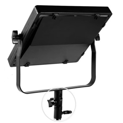 LED 660 PRO - Studiové přenosné světlo 26 x 26 cm, 40W