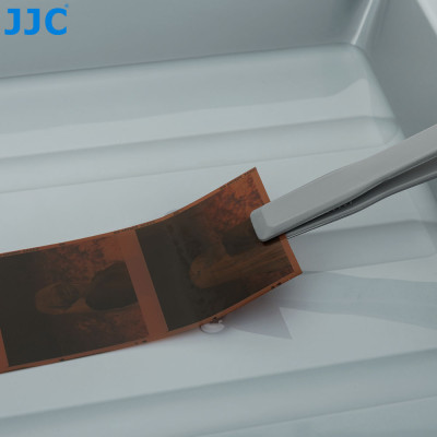 JJC DT-1012 GRAY, Zásobník na vyvolávanie filmov + kliešte, sivý