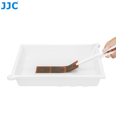 JJC DT-1012 WHITE, zásobník na vyvolávanie filmov + kliešte, biely