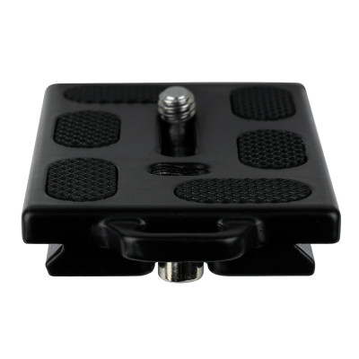 Arca-Swiss standard quick-release insert with 1/4" screw, 44 × 66 mm